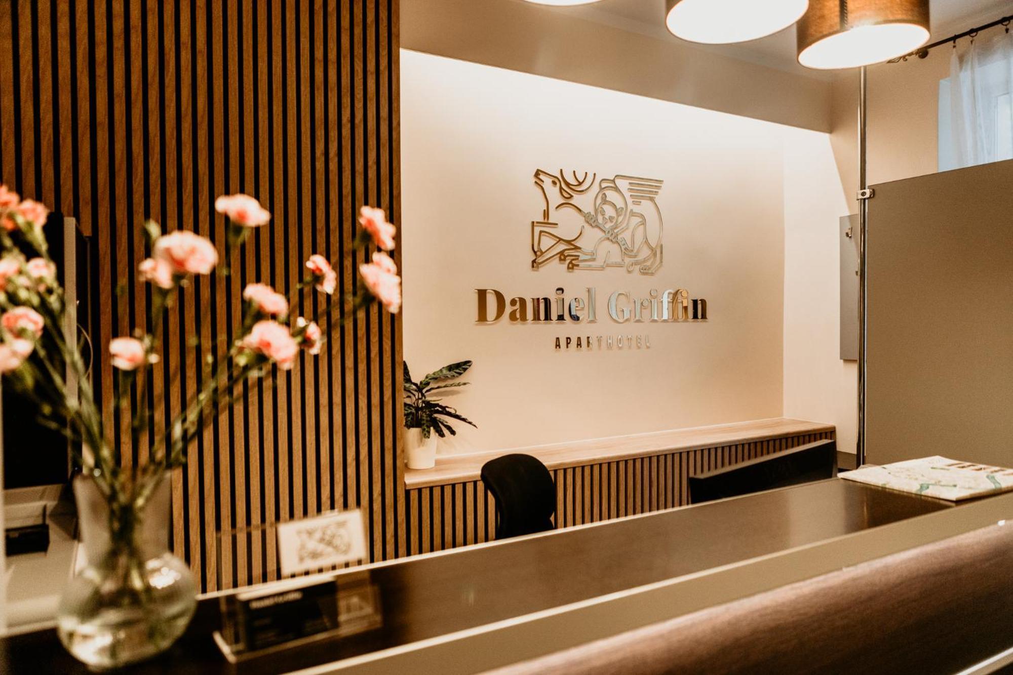 Daniel Griffin Aparthotel By Artery Hotels Krakow Bagian luar foto