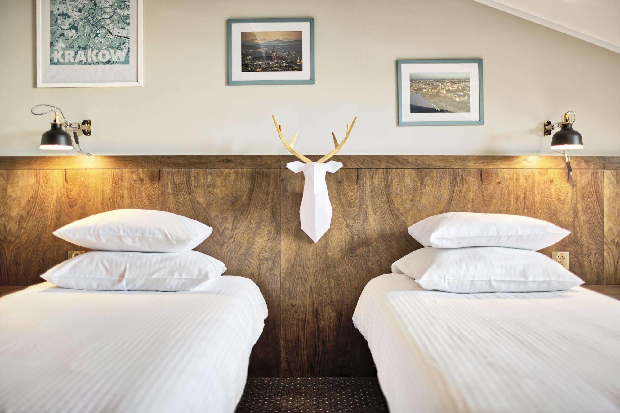 Daniel Griffin Aparthotel By Artery Hotels Krakow Bagian luar foto